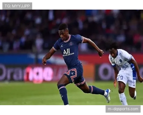 官方：巴黎圣日耳曼后卫努诺·门德斯恢复完整训练，有望周末复出